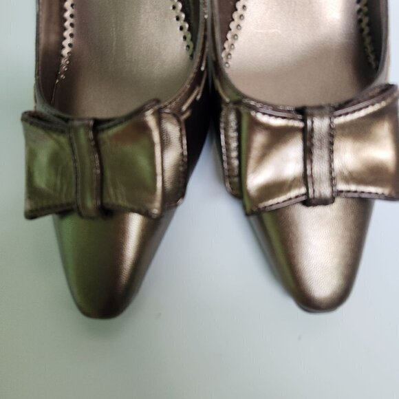 Bella Vita Presto Bronze Kidskin Leather Bow Front Kitten Heels Size 8M - Picture 7 of 12